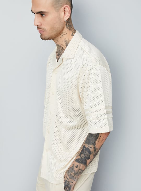Men Laser Cuts Oversized Fit Shirt
