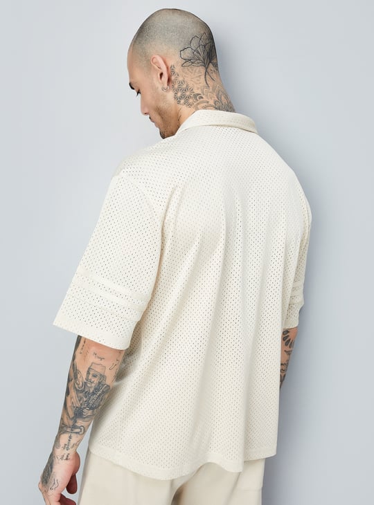 Men Laser Cuts Oversized Fit Shirt