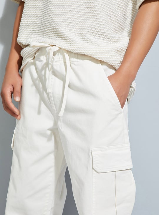 URB_N Men Solid Cargo Trousers