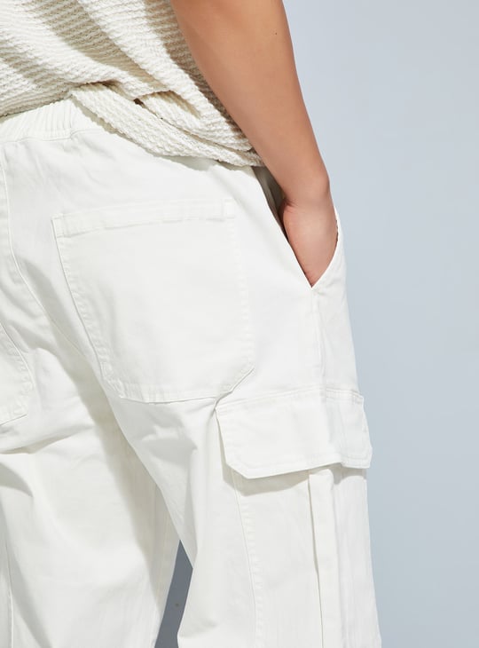 URB_N Men Solid Cargo Trousers