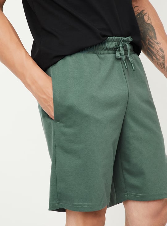 Men Solid Knit Shorts