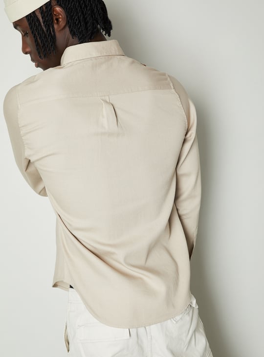 Men Textured Slim Fit Shirt