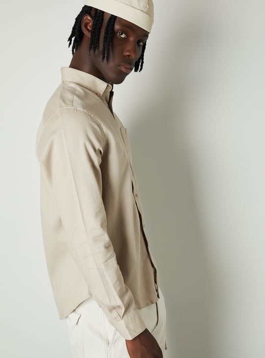 Men Textured Slim Fit Shirt