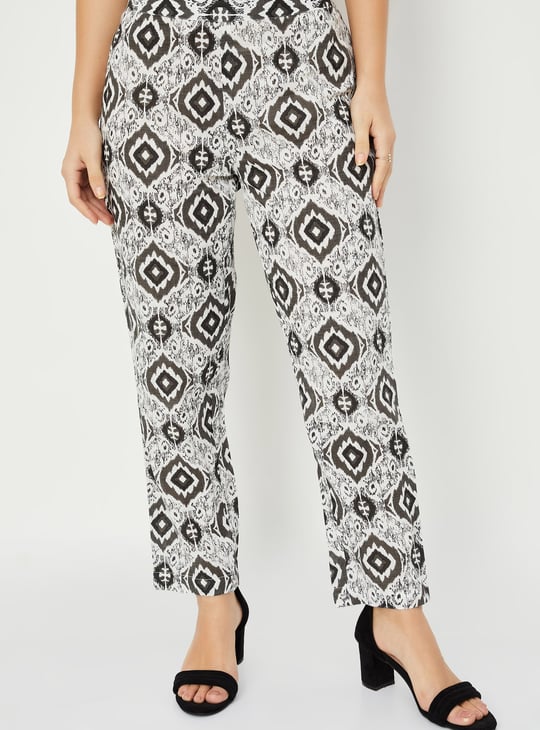 Women Embroidered Straight Kurta Set