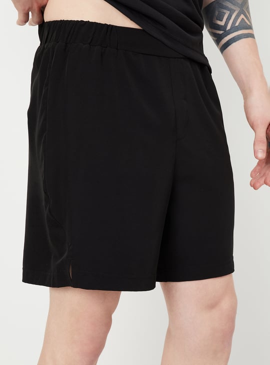 Men Solid Regular Fit Sports Shorts