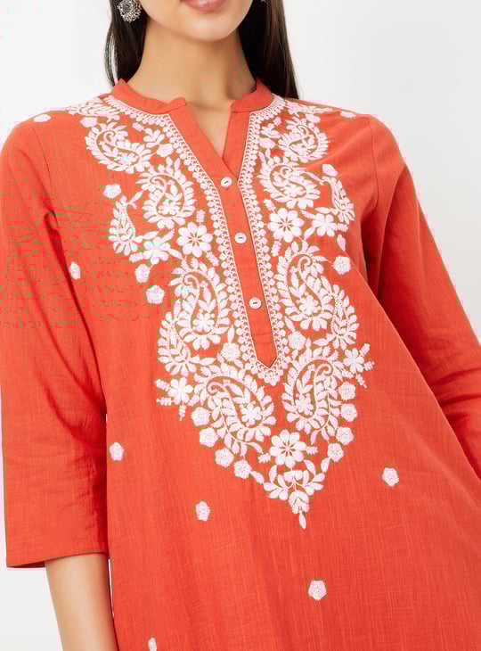 Women Embroidered Straight Kurta Set
