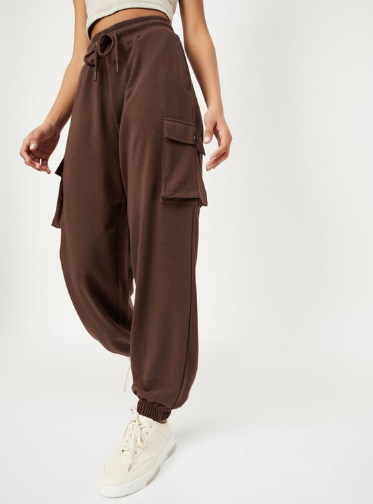 Women Solid Athleisure Cargo Joggers