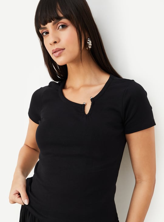 Women Solid Notch Neck Top