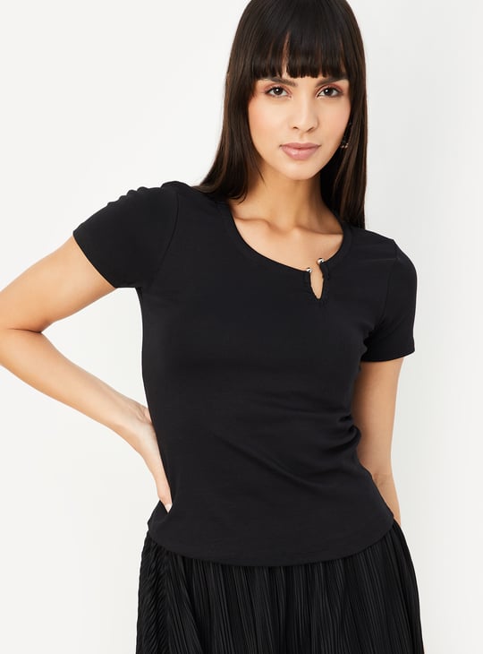 Women Solid Notch Neck Top