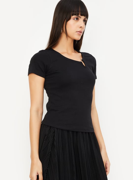 Women Solid Notch Neck Top