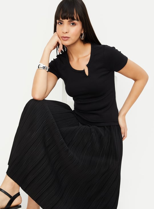 Women Solid Notch Neck Top