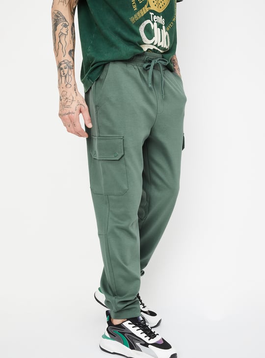 Men Regular Fit Cargo Joggers Solid
