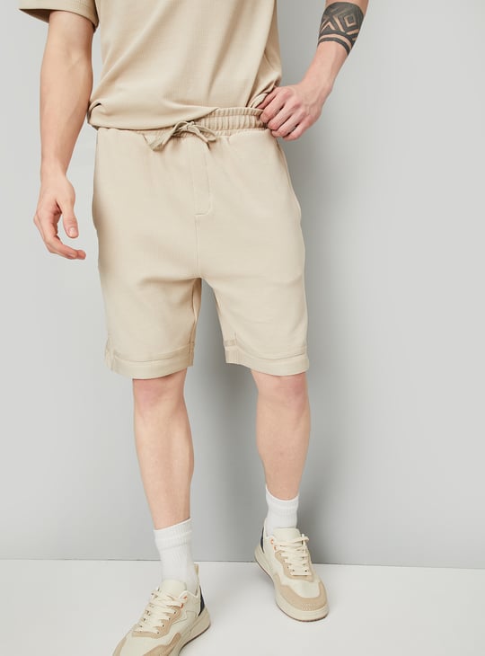 Men Textured Regular Fit Sports Shorts