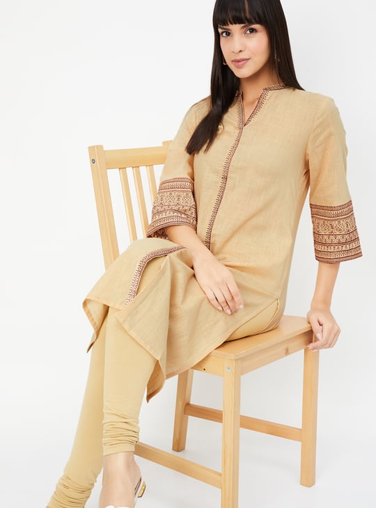 Women Embroidered Straight Kurta