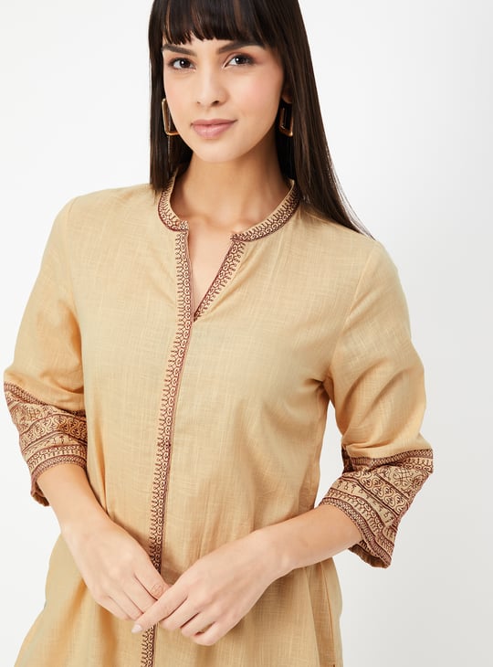 Women Embroidered Straight Kurta