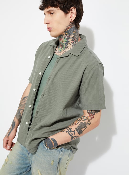 URB_N Men Textured Regular Fit Shirt