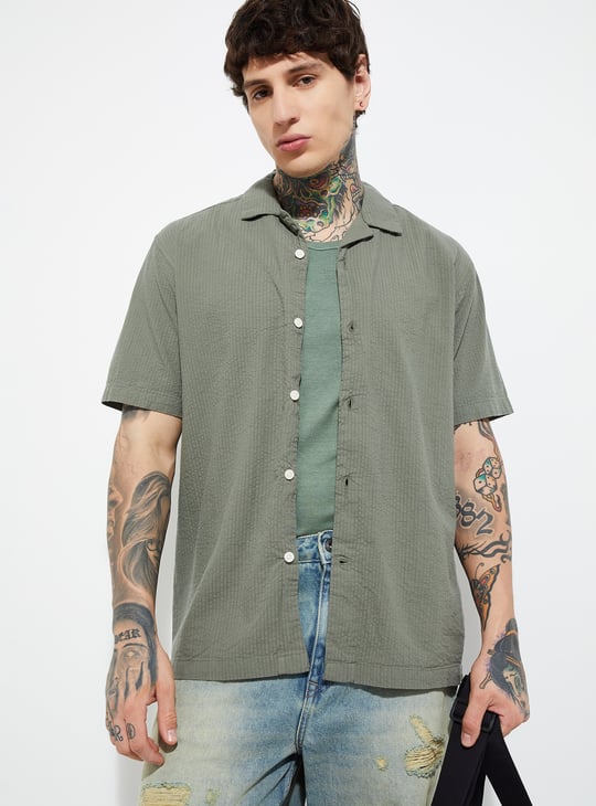 URB_N Men Textured Regular Fit Shirt