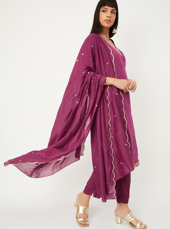 Women Embellished Straight Kurta Set