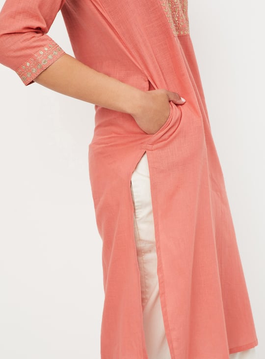 Women Yoke Embroidered Straight Kurta