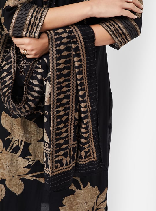 Women Floral Embroidered Straight Kurta Set