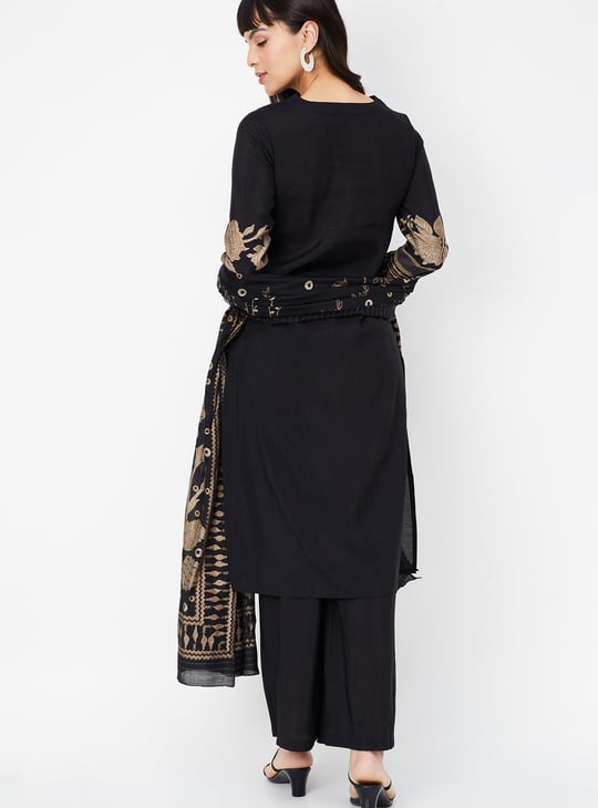 Women Floral Embroidered Straight Kurta Set