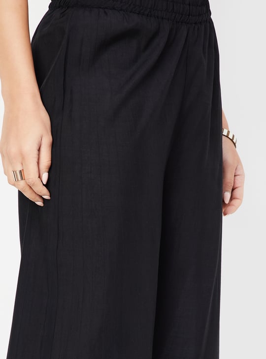 Women Floral Embroidered Straight Kurta Set