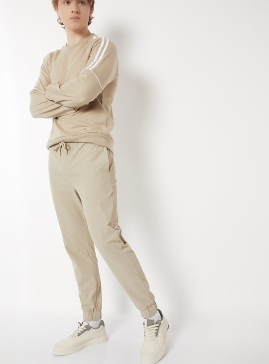 Men Textured Slim Fit Sports Joggers