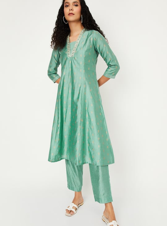 Women Embroidered Kalidar Kurta Set