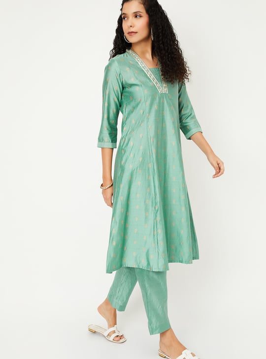 Women Embroidered Kalidar Kurta Set