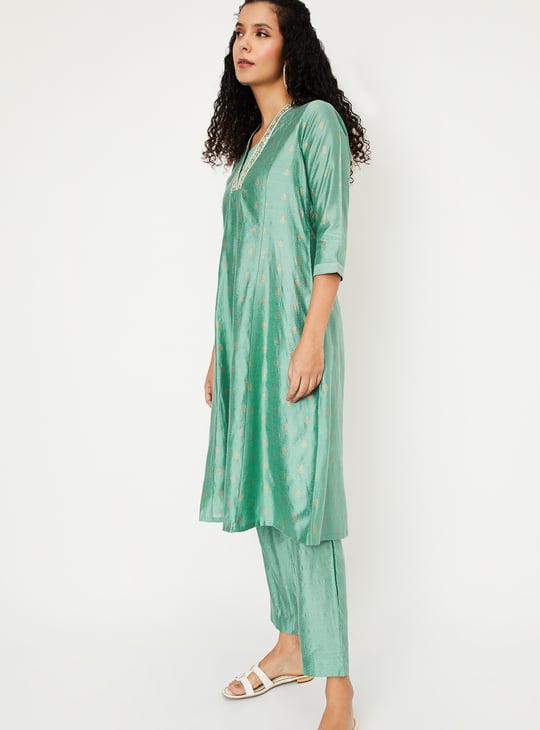 Women Embroidered Kalidar Kurta Set