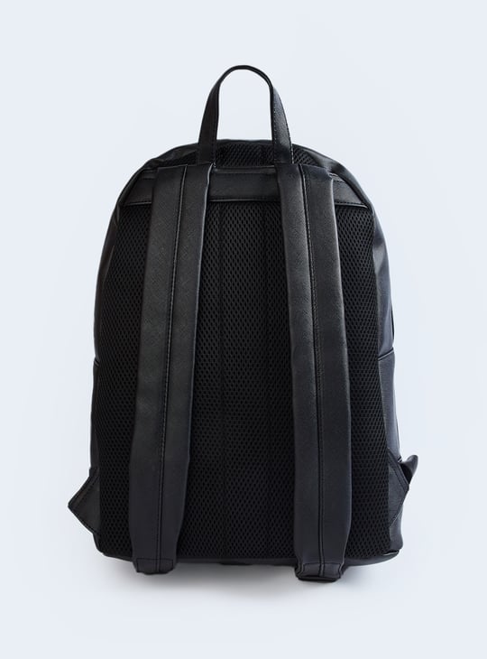 Men Textured Backpack