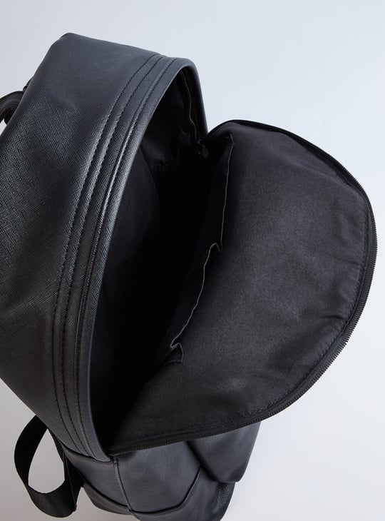 Men Textured Backpack