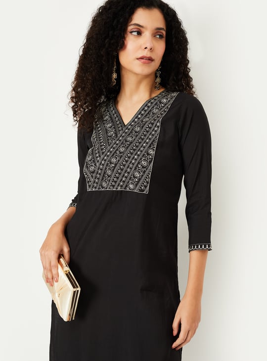 Women Embroidered Straight Kurta Set