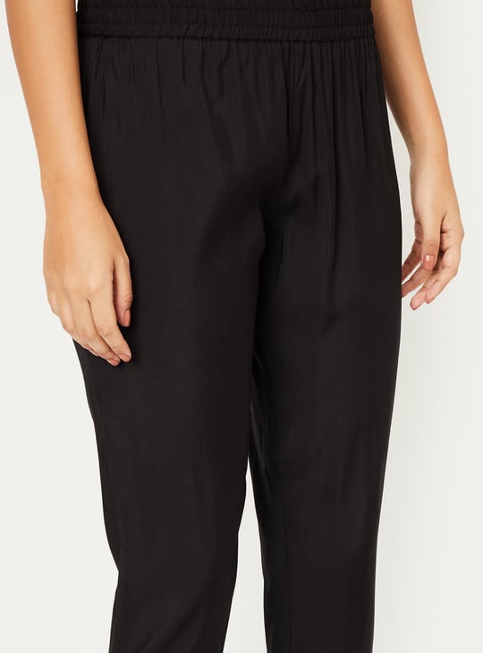 Women Embroidered Straight Kurta Set