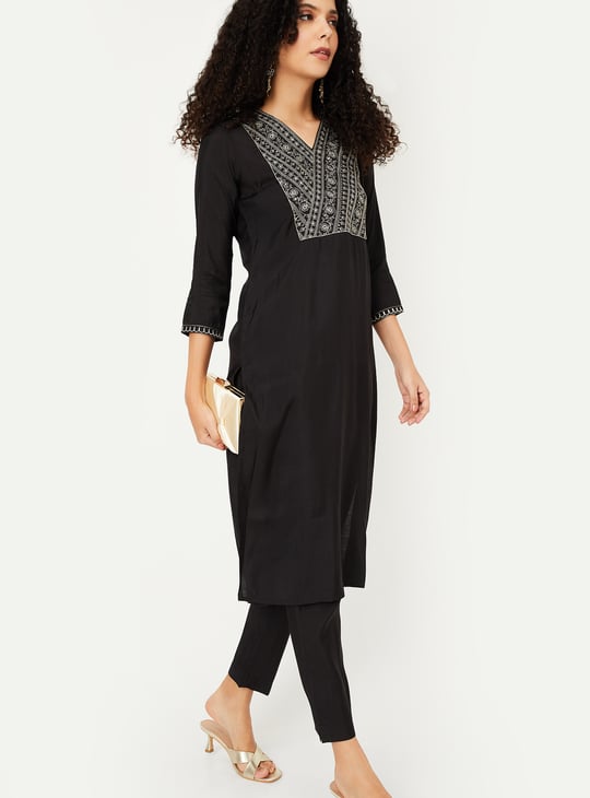 Women Embroidered Straight Kurta Set