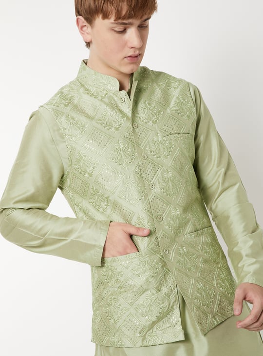 Men Embroidered Straight Kurta Set