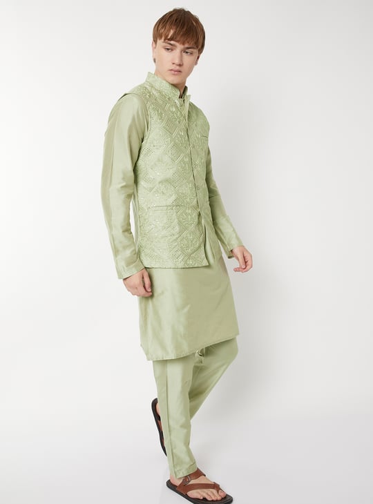 Men Embroidered Straight Kurta Set