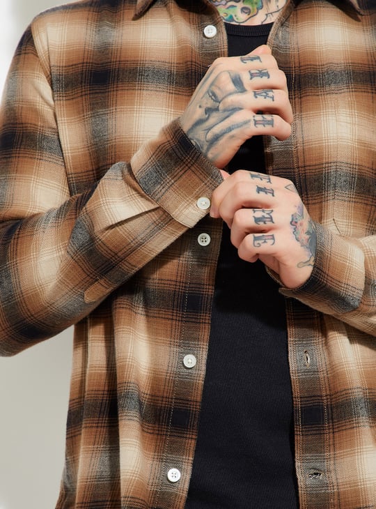 URB_N Men Checked Regular Fit Shirt