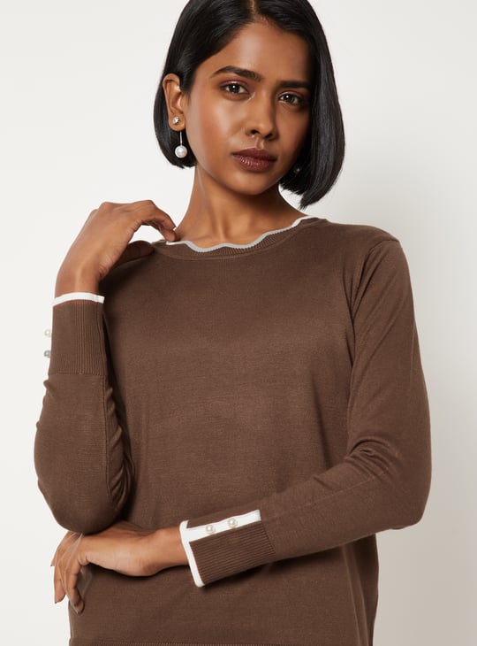 Women Contrast Tipping Top with Pearl Accents
