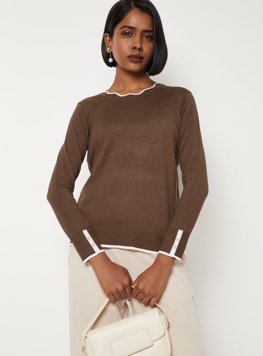Women Contrast Tipping Top with Pearl Accents
