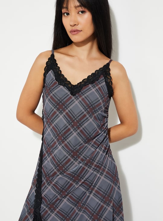 URB_N Women Checked A-line Side Slit Dress