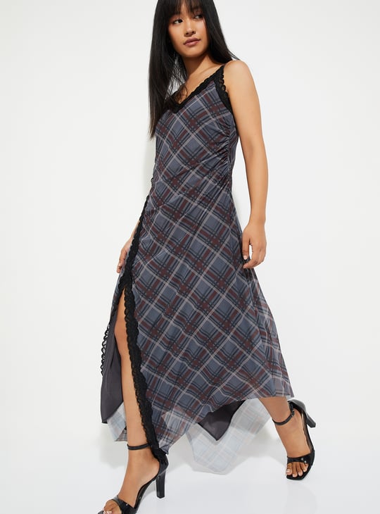 URB_N Women Checked A-line Side Slit Dress
