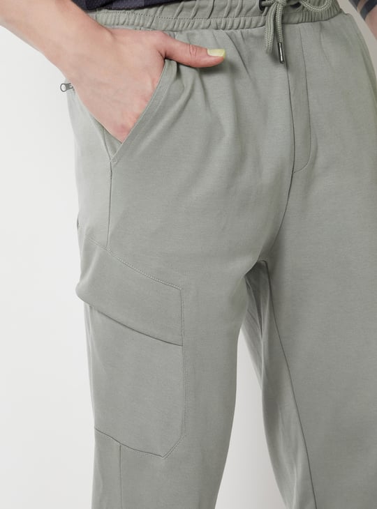 Men Solid Slim Fit Sports Cargo Track Pants