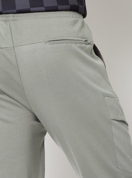 Men Solid Slim Fit Sports Cargo Track Pants