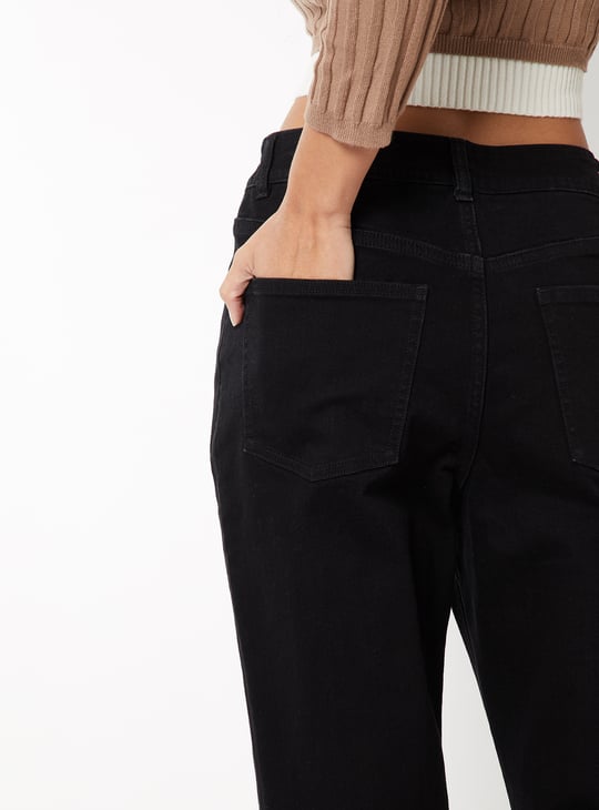 Women Solid Slim Straight Jeans