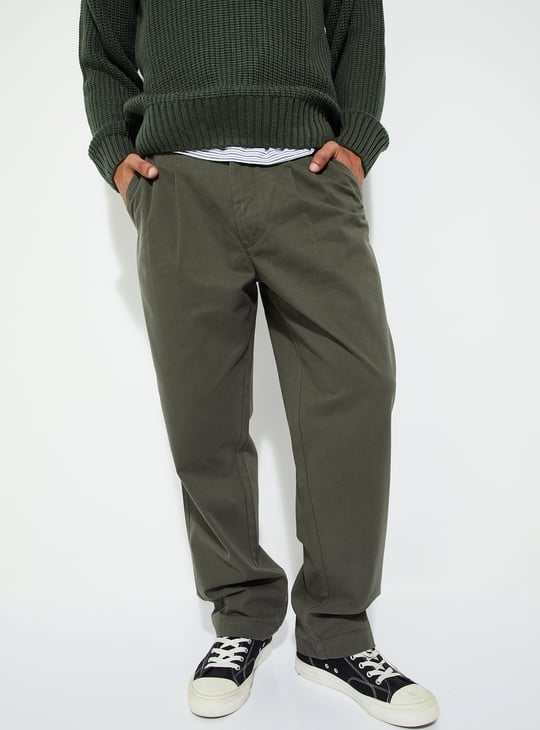 URB_N Men Solid Relaxed Fit Trousers