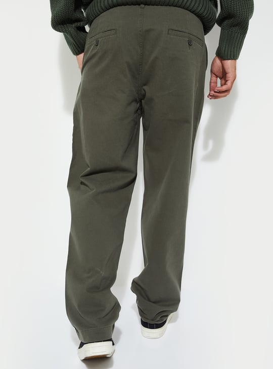 URB_N Men Solid Relaxed Fit Trousers