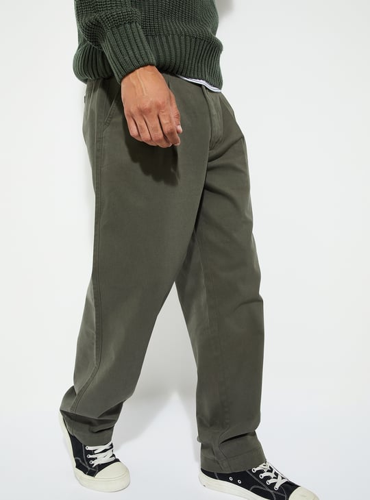 URB_N Men Solid Relaxed Fit Trousers