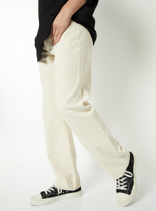 Men Solid Straight Fit Jeans