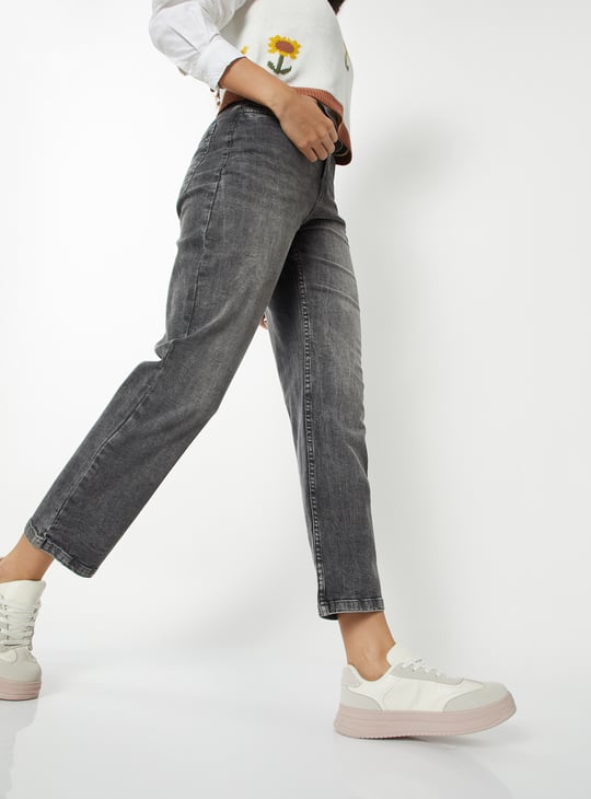 Women Washed Boxy Fit Crop Jeans